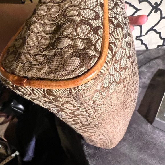 Coach Vintage Bundle - Large Cosmetic Bag organiser and matching wristlet. - Picture 11 of 16